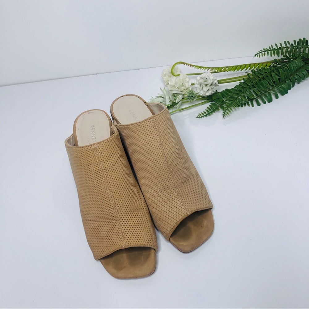 Kenneth Cole Kammie Slip On Tan Peep Toe Mules - Picture 2 of 8